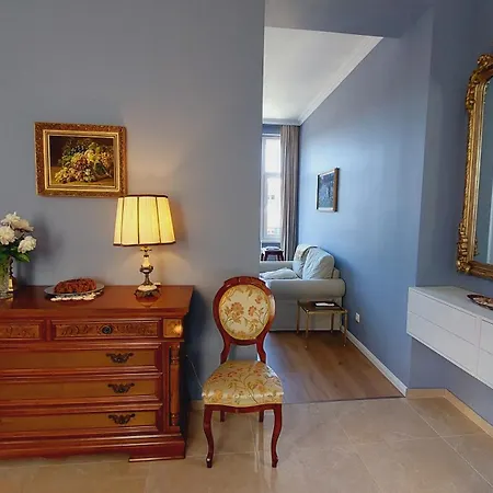 Castle View One 公寓 *